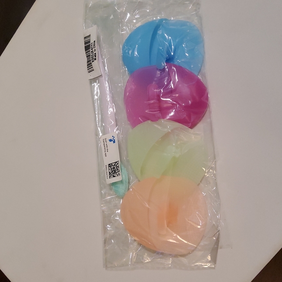 4pk Silicone Facialsrubbers with Lip Scrubber - Picture 3 of 6